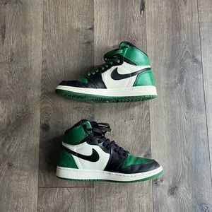 Pine green jordan 1